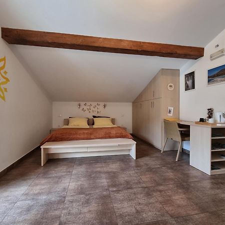 Apartment And Rooms Hisa Sonca Kobarid Esterno foto