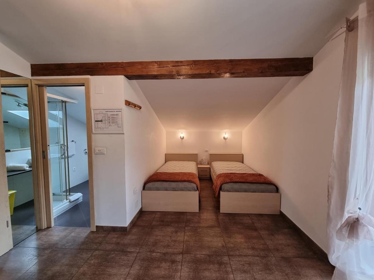 Apartment And Rooms Hisa Sonca Kobarid Esterno foto