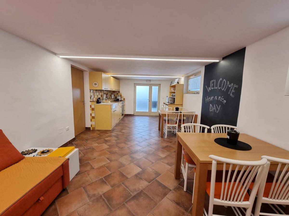 Apartment And Rooms Hisa Sonca Kobarid Esterno foto